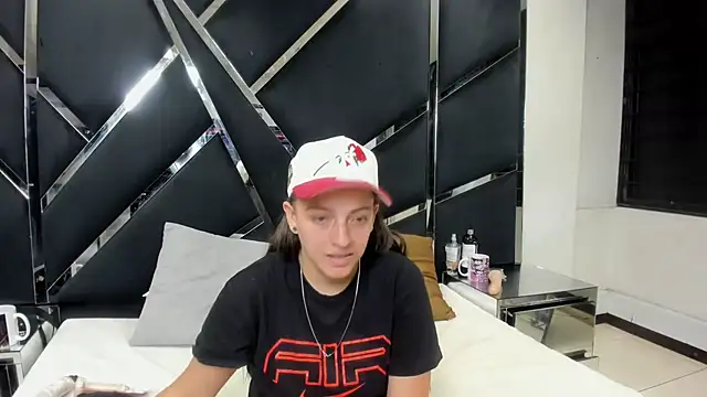 Alyssa Noah online show from 26, 4, 2026