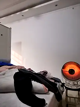 Snapshot of mimi2052 chatting on 17, 12, 2025 mimi2052 online show from 17, 12, 2025