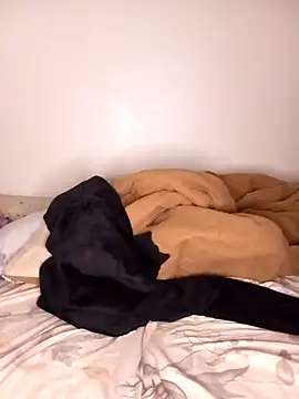 Snapshot of cath244 chatting on 4, 12, 2025 cath244 online show from 4, 12, 2025