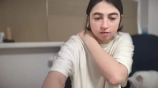 Snapshot of Aphr0ditee chatting on 7, 5, 2026 Aphr0ditee online show from 7, 5, 2026