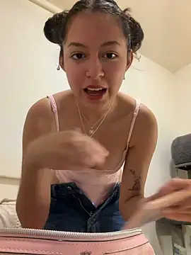 Snapshot of Alicatcua_ chatting on 6, 5, 2026 Alicatcua online show from 6, 5, 2026