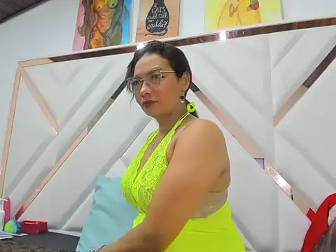 Valeria gil  online show from 3, 12, 2025