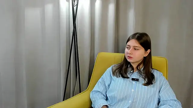 SophiaHalligan online show from 28, 11, 2025