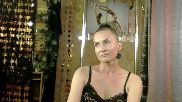 Soniakiss online show from 4, 6, 2026