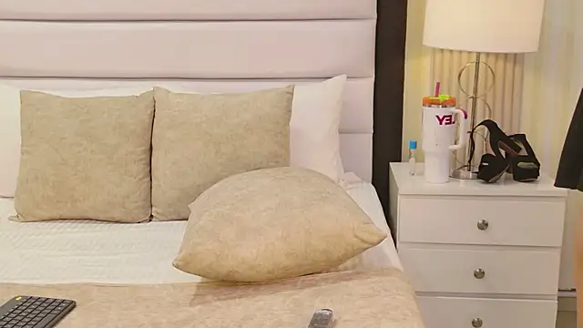 AnnaQuinn online show from 27, 4, 2026