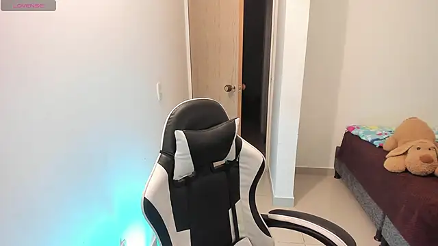 Asta YunoXXX online show from 25, 4, 2026