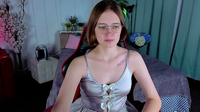 Mia Mooore online show from 17, 1, 2026