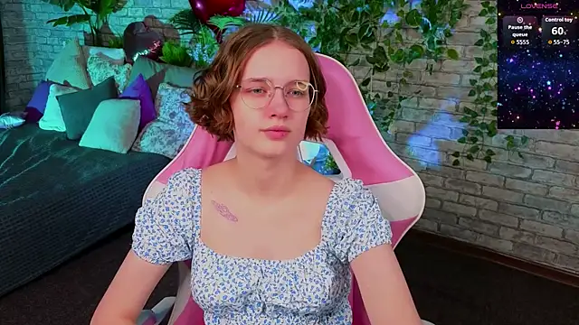 Mia Mooore online show from 12, 2, 2026