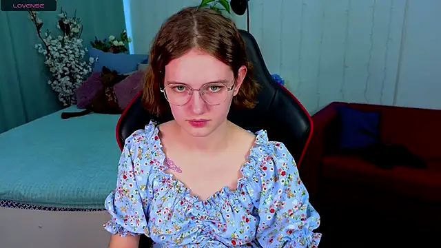 Mia Mooore online show from 10, 3, 2026