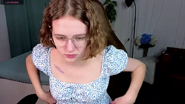 Mia Mooore online show from 14, 3, 2026