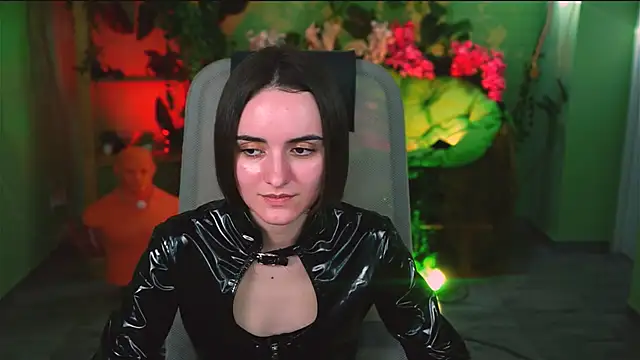 KateWillows online show from 7, 4, 2026