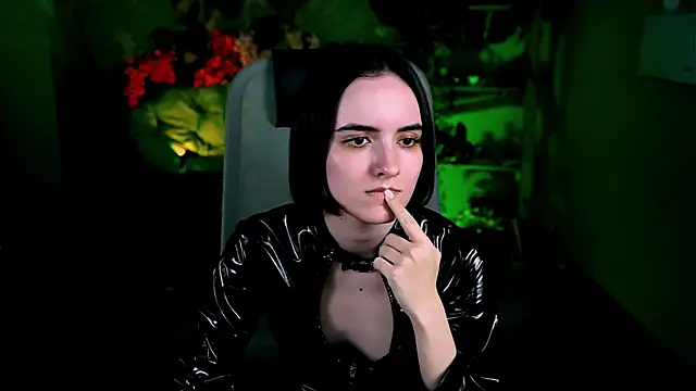 KateWillows online show from 23, 4, 2026