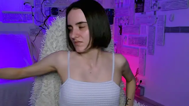 KateWillows online show from 25, 4, 2026