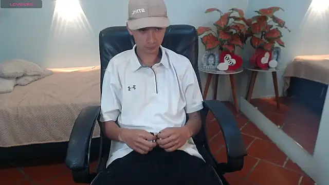 LucassSmith11 online show from 4, 12, 2025