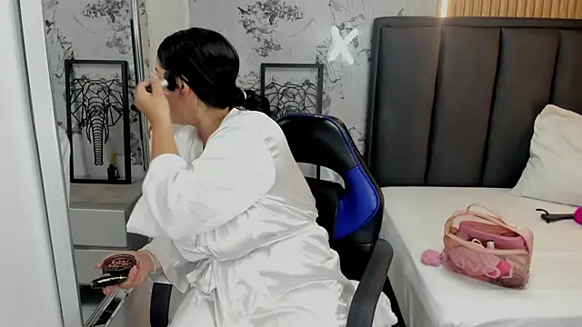 VIOLETTA ROSS1 online show from 21, 4, 2026