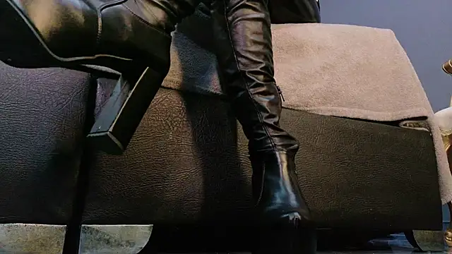 MilaDeRoux online show from 26, 4, 2026