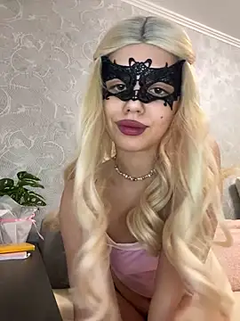 Snapshot of s4rah chatting on 14, 12, 2025 s4rah online show from 14, 12, 2025