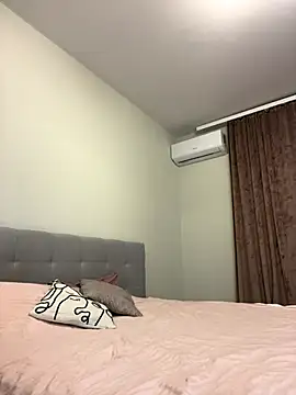 Snapshot of s4rah chatting on 21, 12, 2025 s4rah online show from 21, 12, 2025