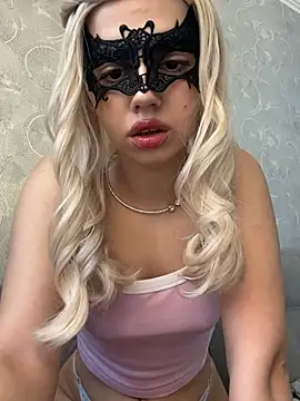 Snapshot of s4rah chatting on 3, 3, 2026 s4rah online show from 3, 3, 2026