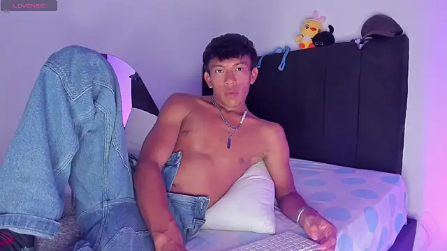 santinaughty online show from 7, 4, 2026