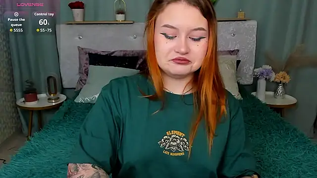 Snapshot of MilanaXHoney chatting on 2, 2, 2026 MilanaXHoney online show from 2, 2, 2026