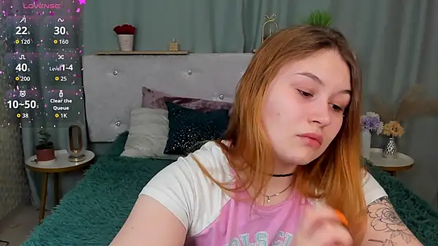 Snapshot of MilanaXHoney chatting on 21, 2, 2026 MilanaXHoney online show from 21, 2, 2026