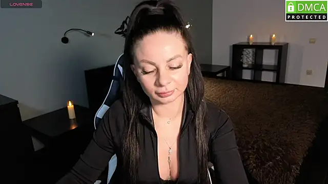 Snapshot of BettyMoon1 chatting on 3, 12, 2025 BettyMoon1 online show from 3, 12, 2025