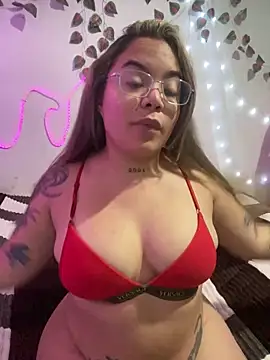 Lindalatina2001 online show from 25, 4, 2026