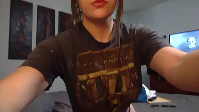 Snapshot of athenalynne chatting on 5, 12, 2025 athenalynne online show from 5, 12, 2025