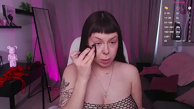 Eliza Bennet online show from 6, 3, 2026