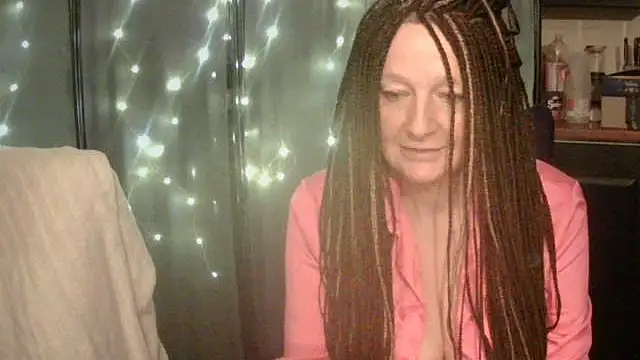 Snapshot of pixxiexo chatting on 6, 1, 2026 pixxiexo online show from 6, 1, 2026