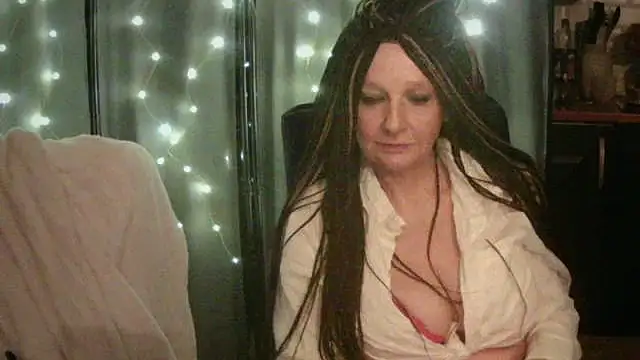 Snapshot of pixxiexo chatting on 8, 1, 2026 pixxiexo online show from 8, 1, 2026