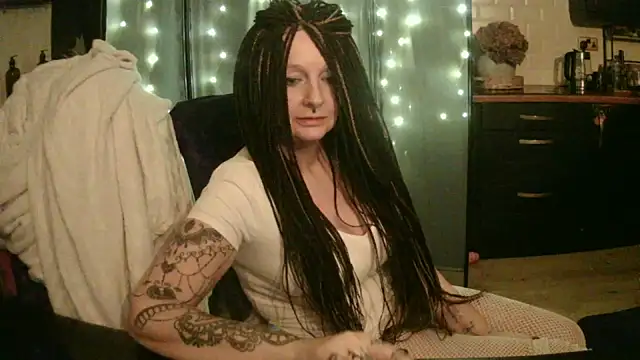 Snapshot of pixxiexo chatting on 1, 2, 2026 pixxiexo online show from 1, 2, 2026