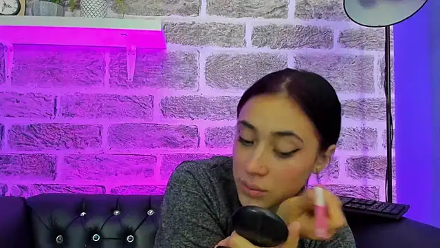 Ariana collinss online show from 22, 5, 2026