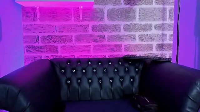 Ariana collinss online show from 10, 6, 2026