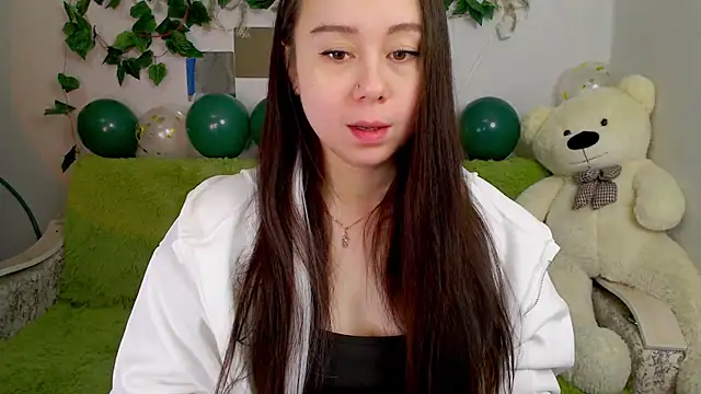 Snapshot of AlinaEleven chatting on 13, 12, 2025 AlinaEleven online show from 13, 12, 2025