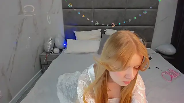 Victori Fox online show from 10, 4, 2026