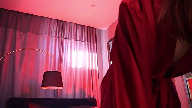 Snapshot of Roxa_Lana chatting on 10, 6, 2026 Roxa Lana online show from 10, 6, 2026