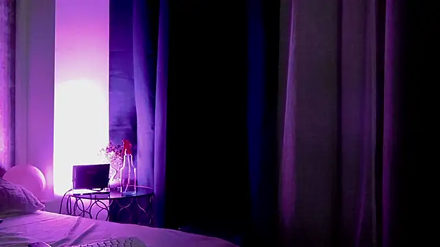 LucyRayy online show from 28, 2, 2026