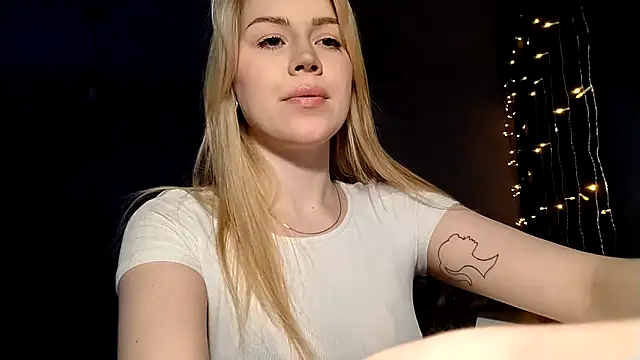 LunaPeony online show from 11, 3, 2026