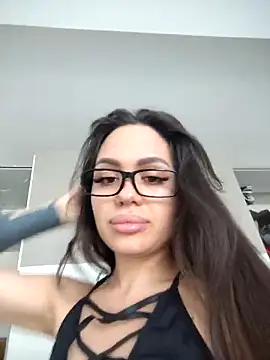 SiennaLuxexx online show from 18, 4, 2026