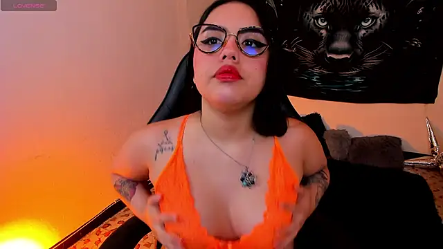Nicolle Ruizz online show from 14, 6, 2026
