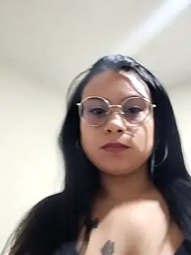 Laura Daza1 online show from 3, 12, 2025