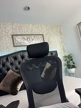 Lander Cruz online show from 4, 2, 2026