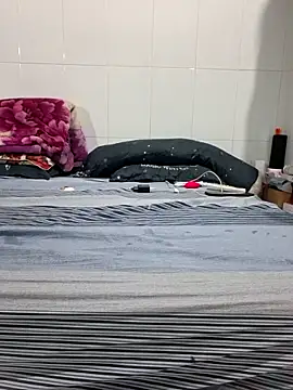 felicity chloe online show from 23, 4, 2026