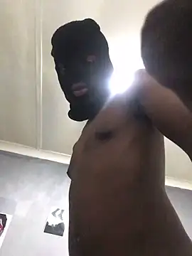 Snapshot of Pound5King chatting on 5, 4, 2026 Pound5King online show from 5, 4, 2026