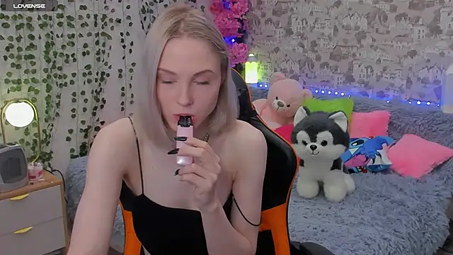 Gina Gina love online show from 10, 6, 2026