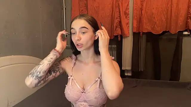 Snapshot of imChatty_Alice chatting on 15, 6, 2026 imChatty Alice online show from 15, 6, 2026