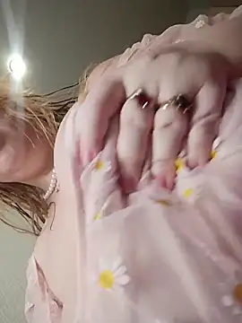 ElonaFox online show from 20, 12, 2025