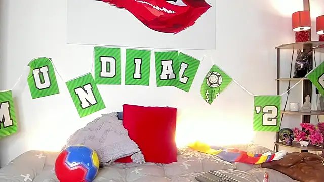 MartiinaEvans online show from 16, 6, 2026